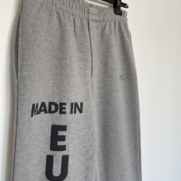 VETEMENTS - RARE Made in Europe EU Logo Prisoner FW21 Limited Edition - Picture 2 of 16